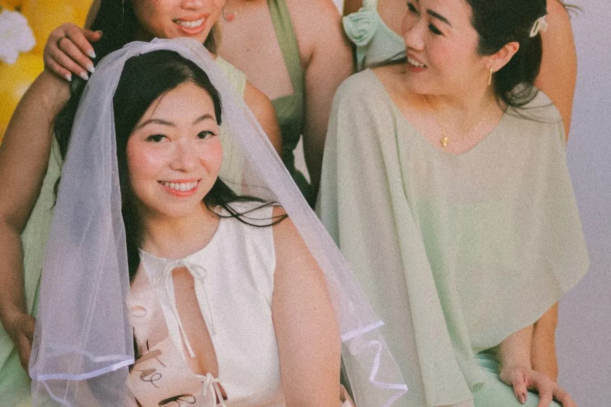 Une poster de carte personnalisée comme cadeau d'EVJF pour la future mariée