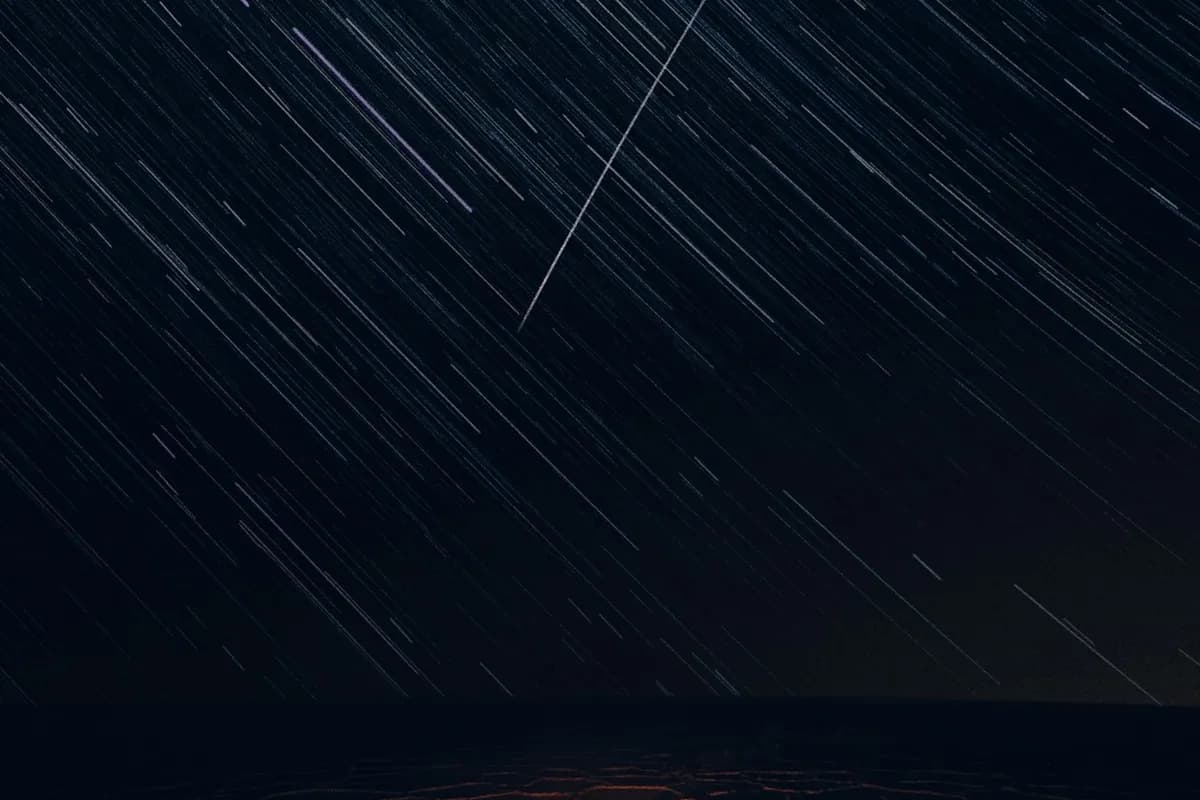 Mapas estelares organizados por signo del zodíaco con patrones de barrios